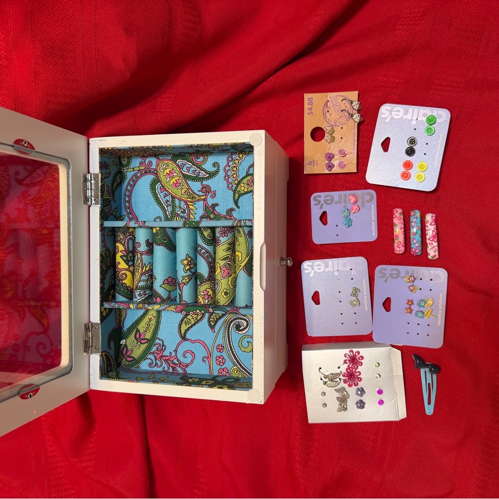 Colorful Jewelry and Accessory Set - Picture 2 of 6